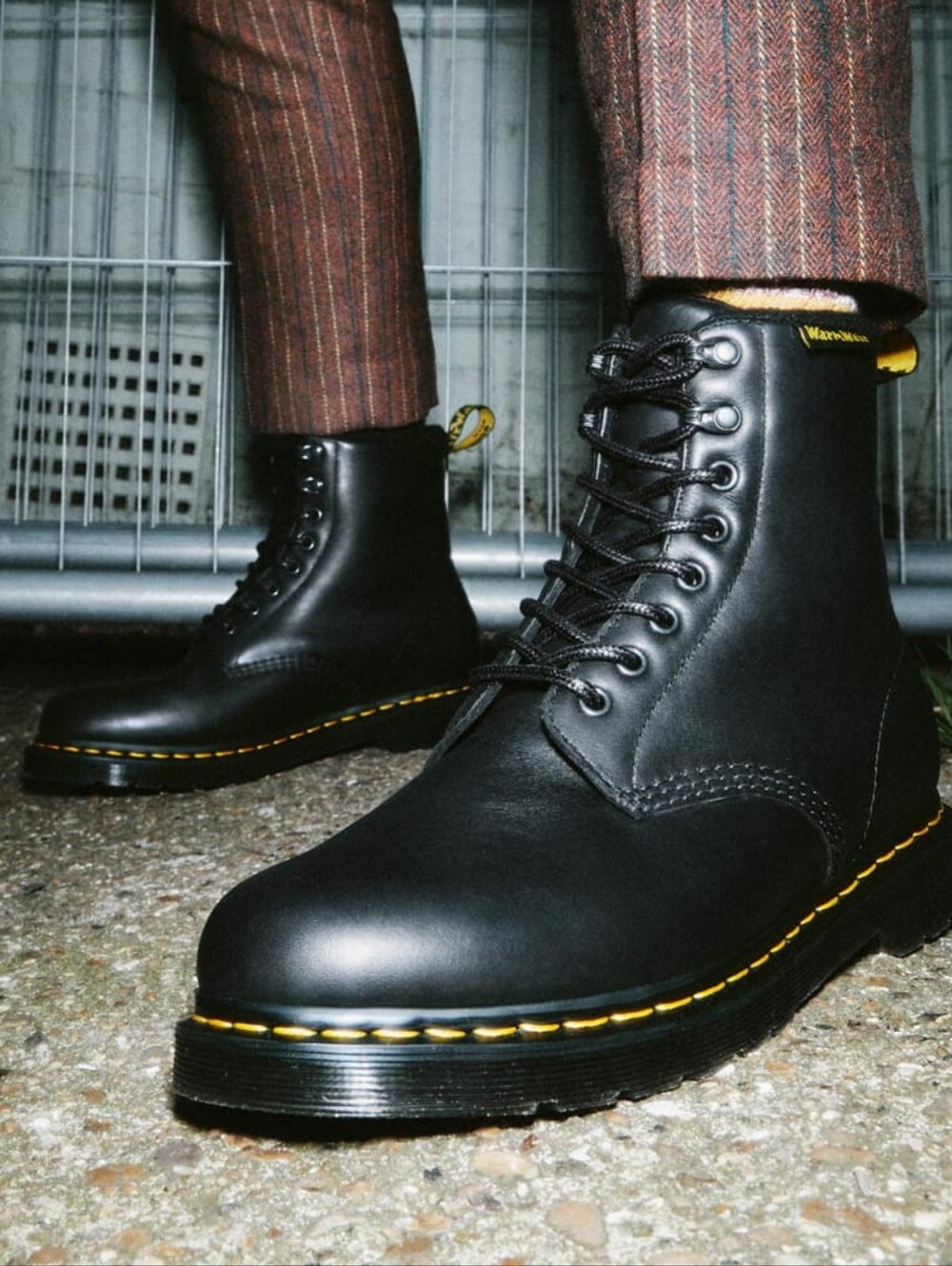 Dr. Martens 1460 J Black Patent Leather Kids Boots Size 1 Youth - Picture 3 of 14